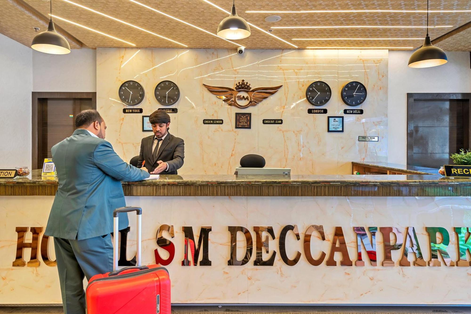 Hotel Sm Deccan Park Шамшабад Екстериор снимка