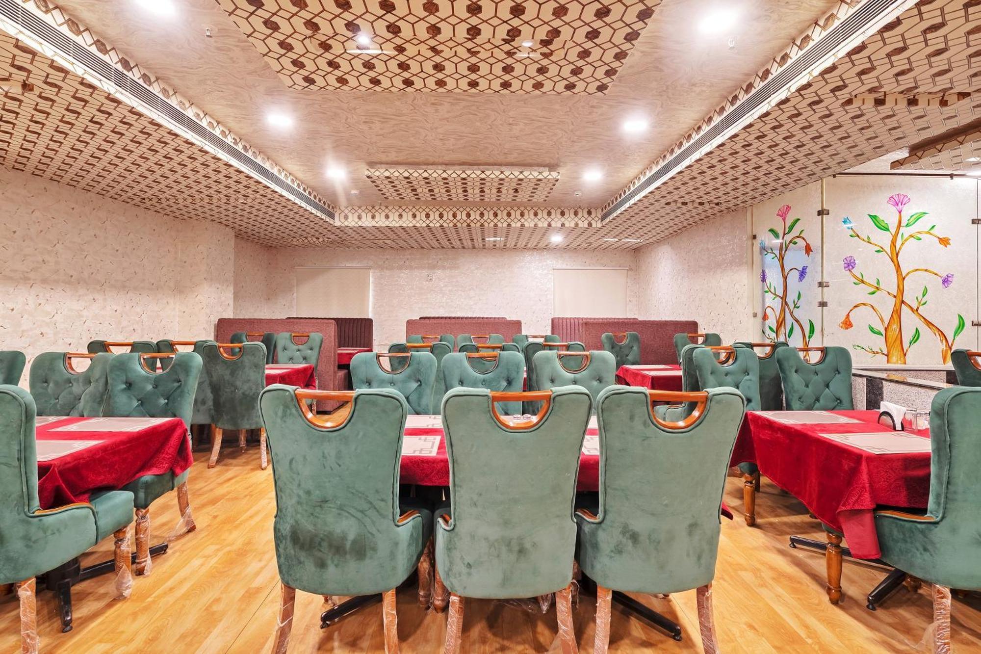 Hotel Sm Deccan Park Шамшабад Екстериор снимка