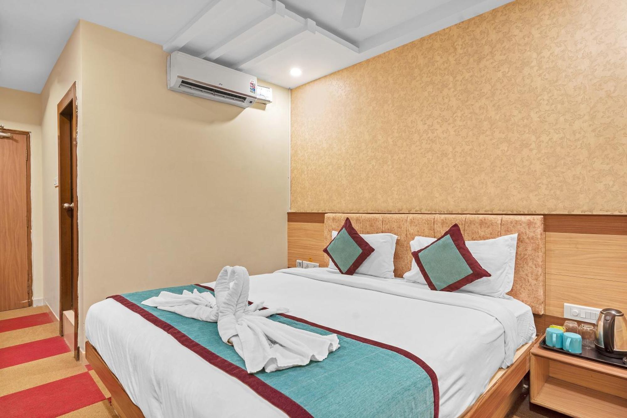 Hotel Sm Deccan Park Шамшабад Екстериор снимка