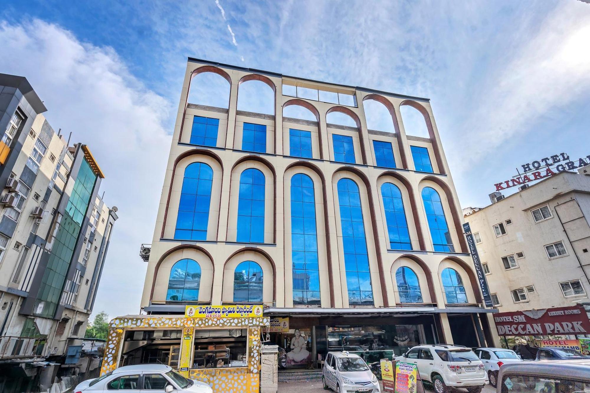 Hotel Sm Deccan Park Шамшабад Екстериор снимка