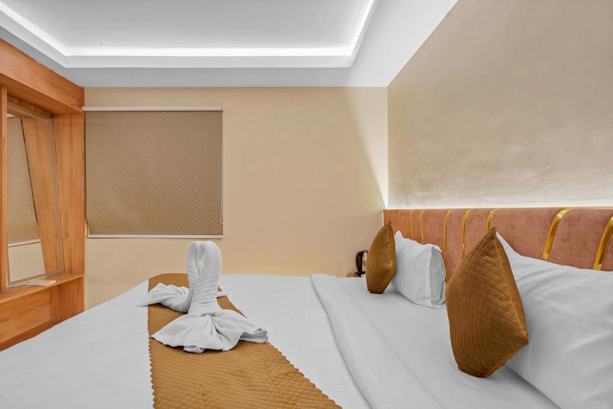 Hotel Sm Deccan Park Шамшабад Екстериор снимка
