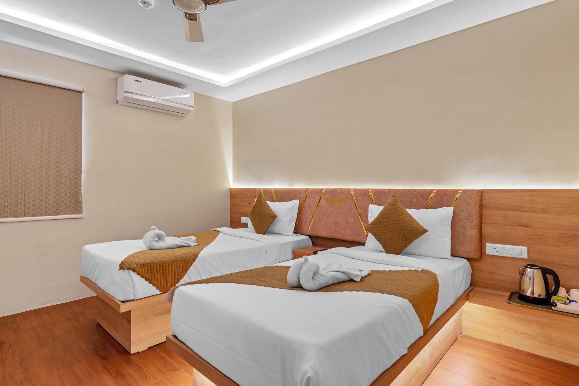Hotel Sm Deccan Park Шамшабад Екстериор снимка
