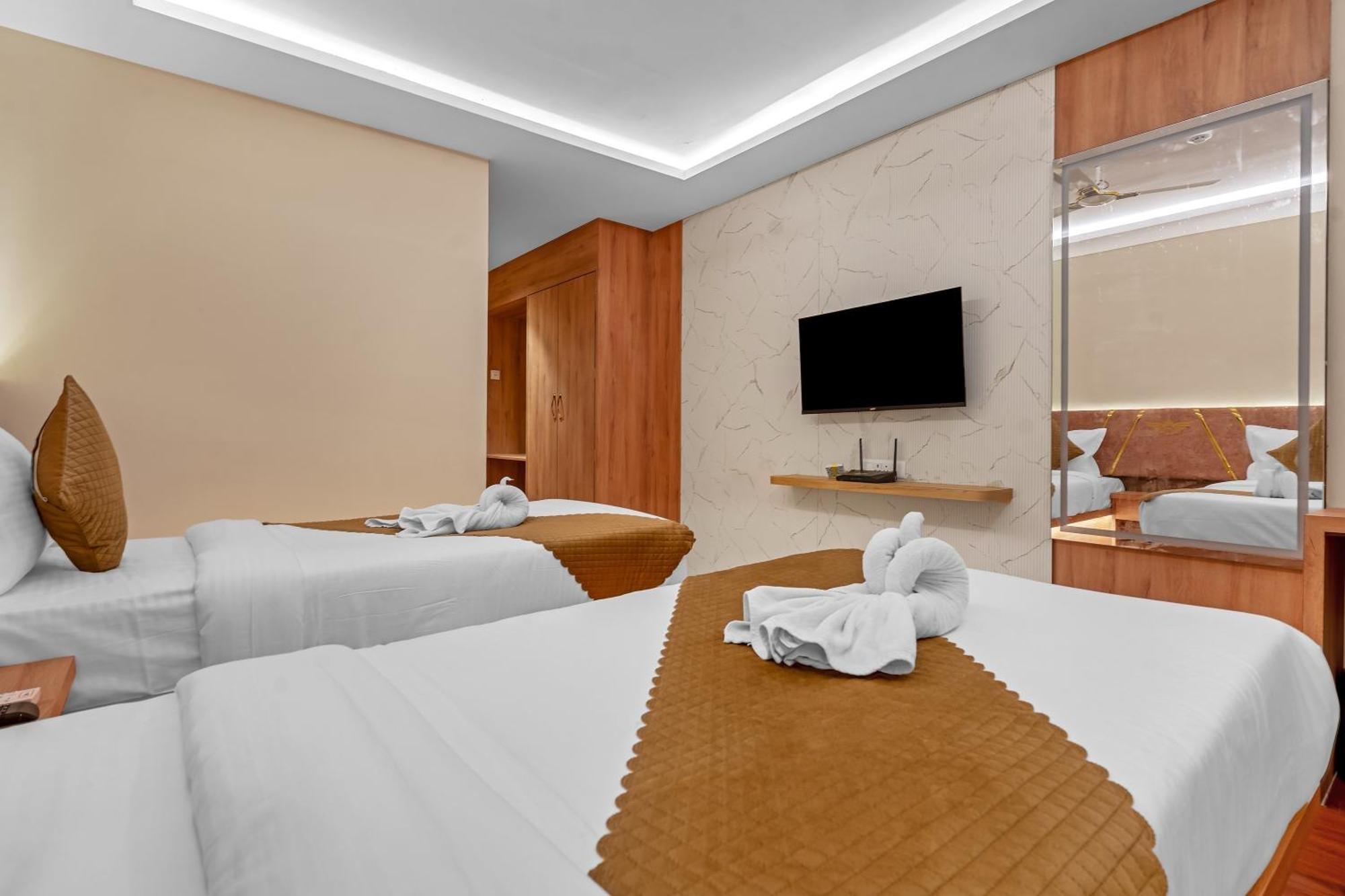 Hotel Sm Deccan Park Шамшабад Екстериор снимка