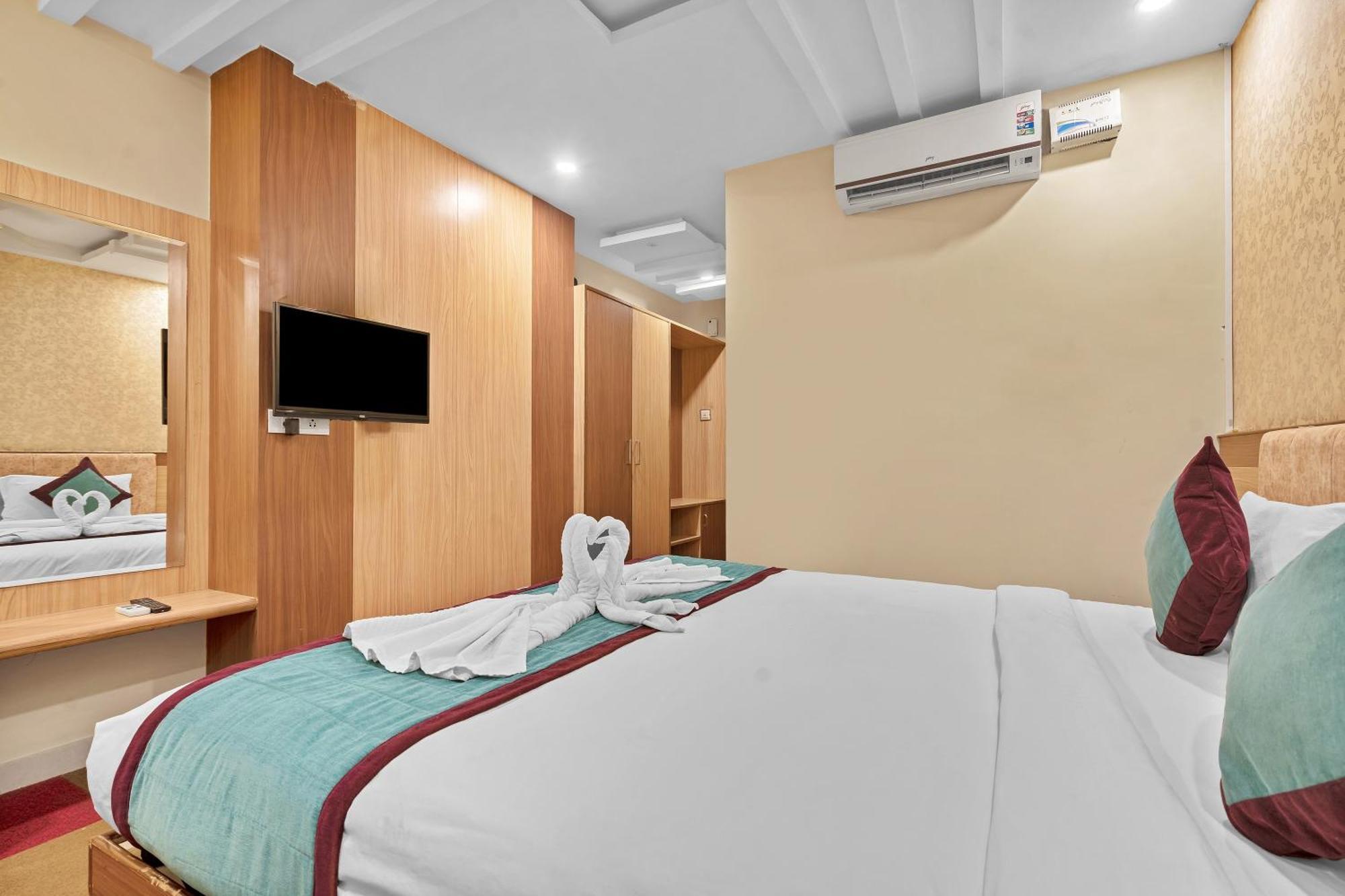 Hotel Sm Deccan Park Шамшабад Екстериор снимка