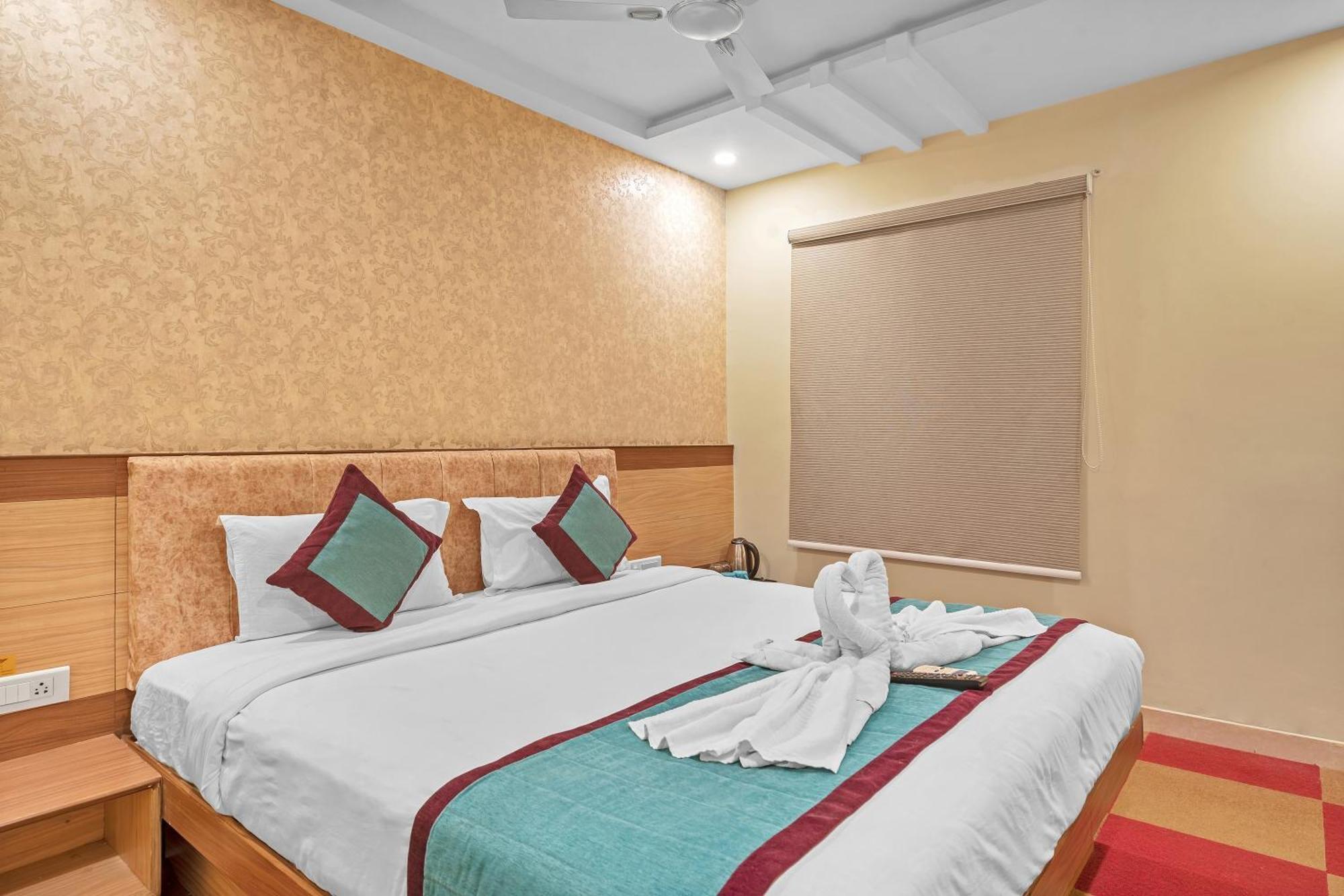 Hotel Sm Deccan Park Шамшабад Екстериор снимка