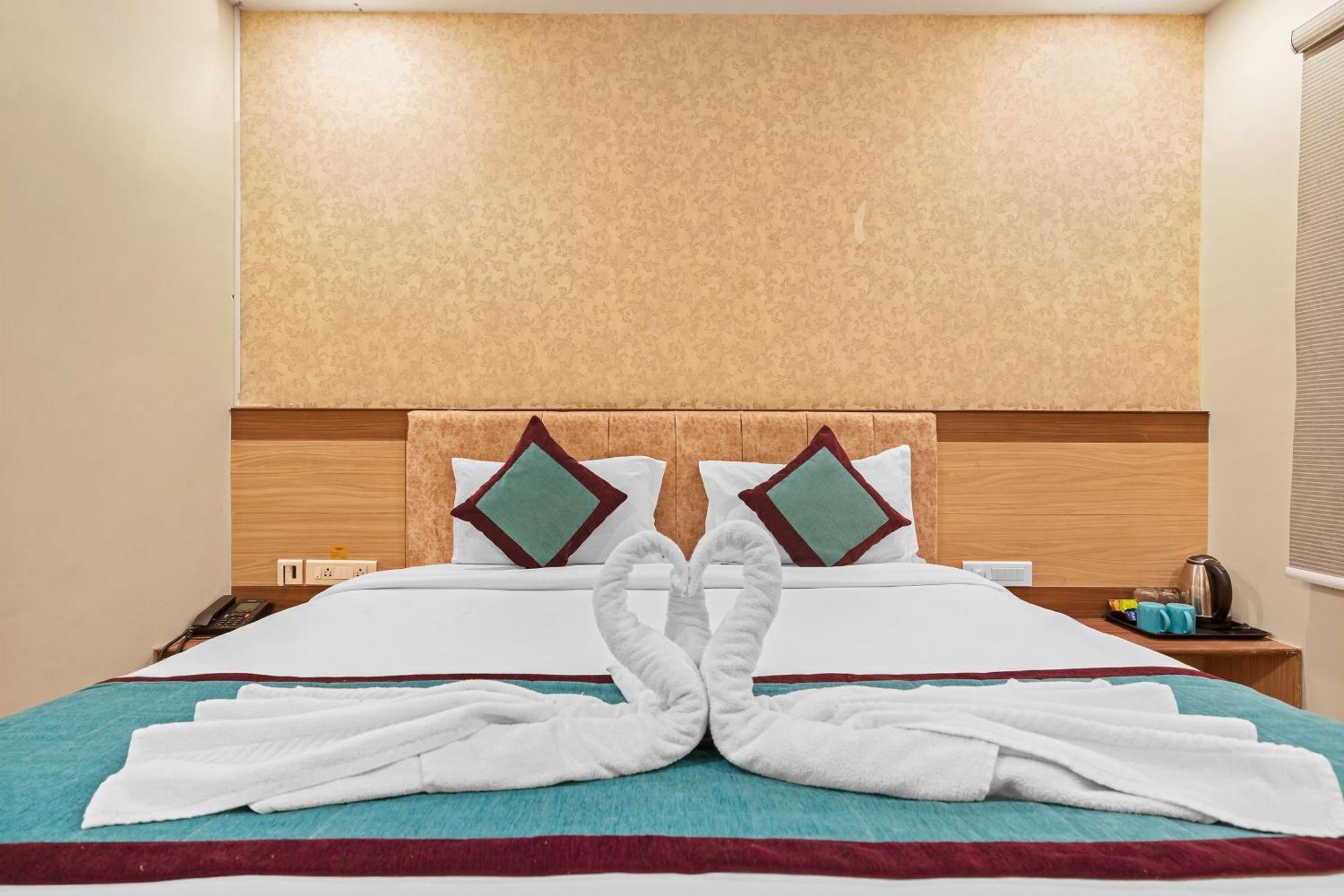 Hotel Sm Deccan Park Шамшабад Екстериор снимка
