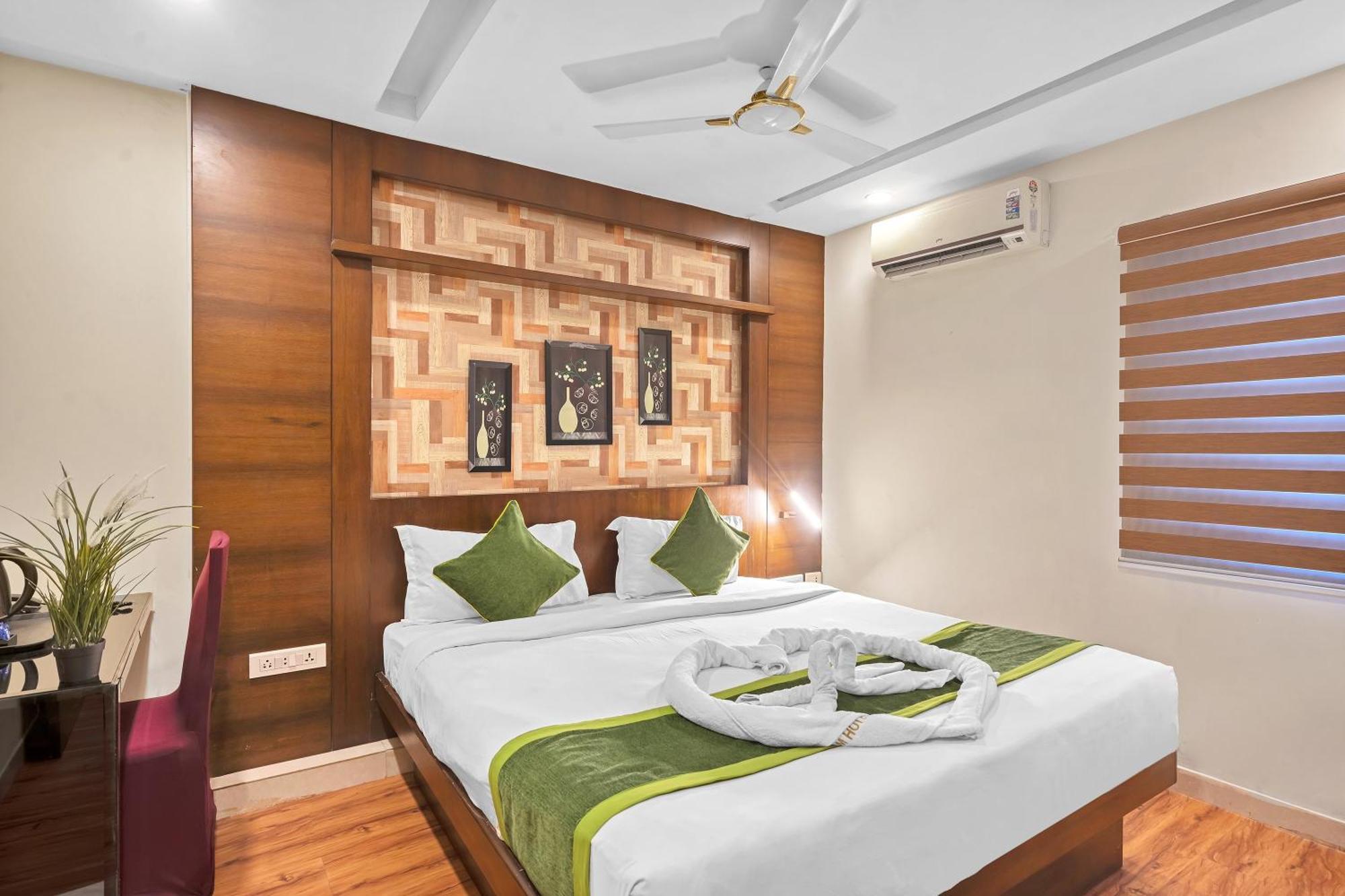 Hotel Sm Deccan Park Шамшабад Екстериор снимка